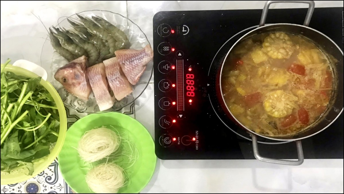 How to cook hot, delicious fermented fish sauce hot pot that's irresistible for cold days 23 Shrimp paste hotpot (recipe shared by a user)