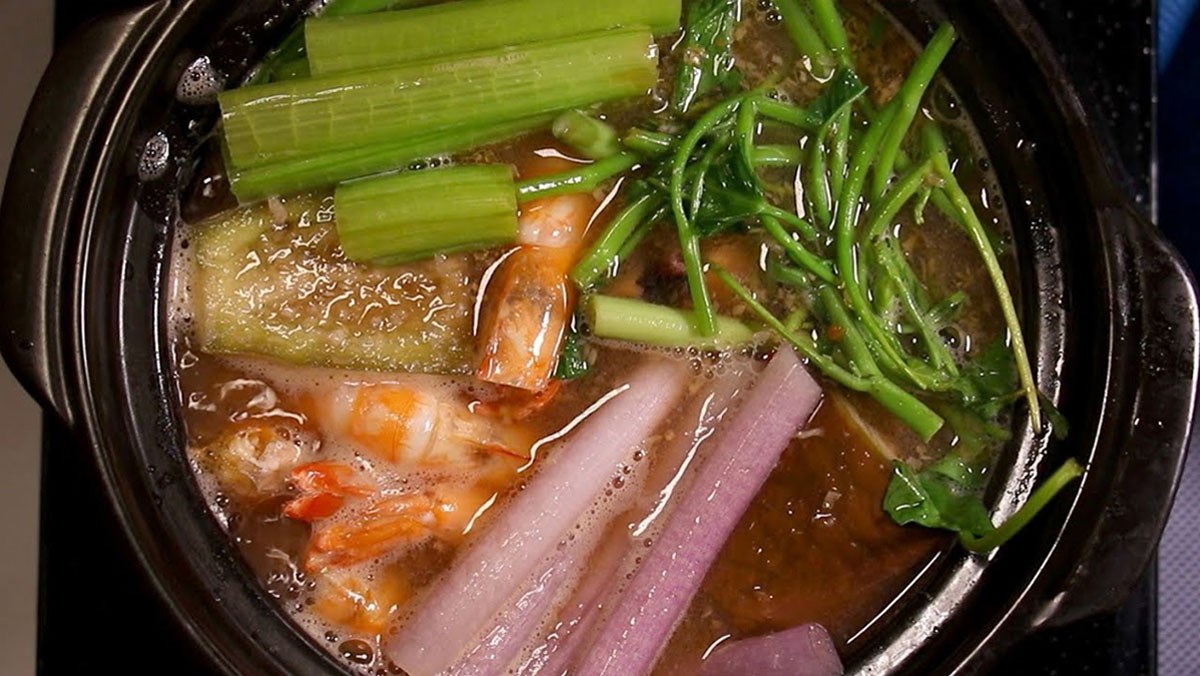 How to cook hot, delicious fermented fish sauce hot pot that's irresistible for cold days 2 Fermented fish hotpot