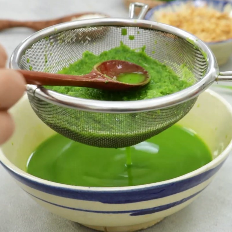 Step 1 Extract pandan leaf juice for Pandan Leaf Rice