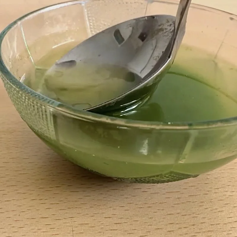 Step 3 Extract pandan leaf juice Pandan leaf extract