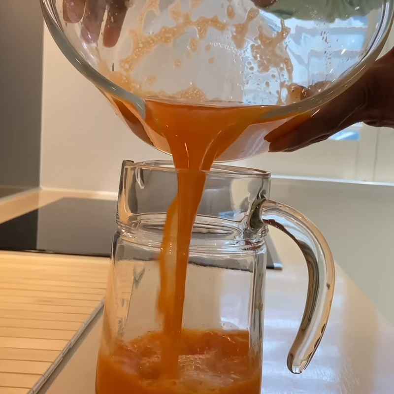 Step 3 Strain cabbage carrot juice Cabbage carrot juice