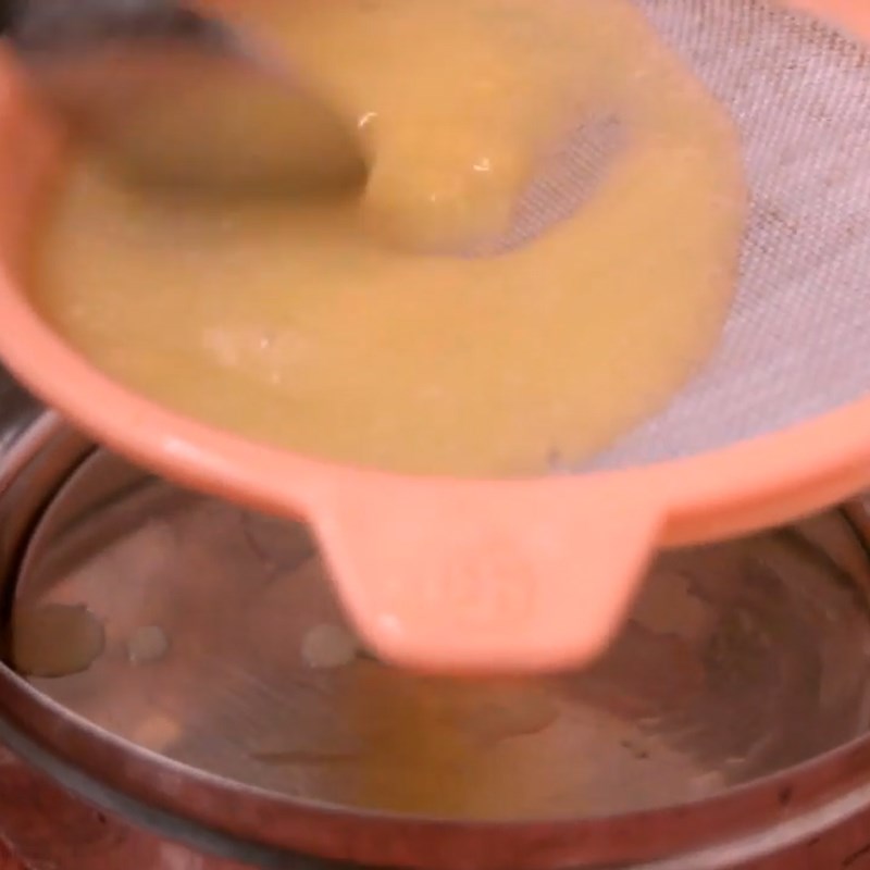 Step 3 Strain blended jackfruit juice Jackfruit juice