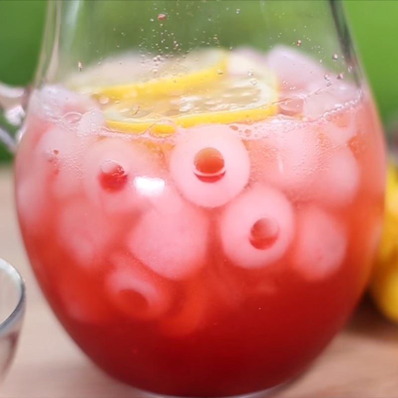 Step 4 Strain raspberry juice and complete raspberry juice