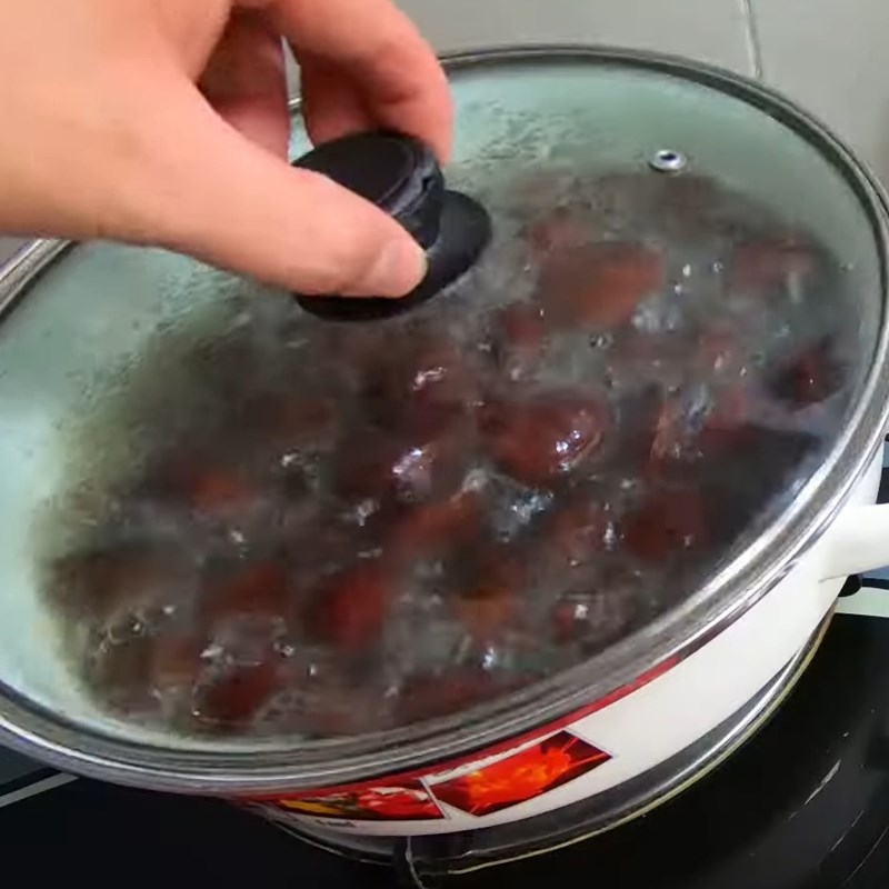 Step 2 Boil the chestnuts Roasted salted chestnuts