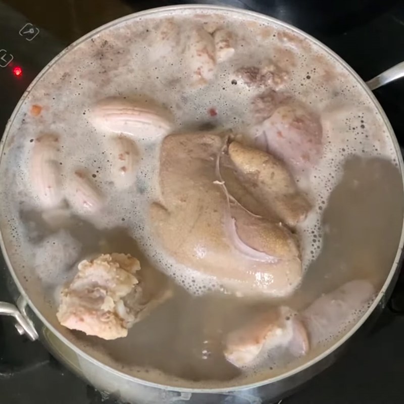 Step 3 Boiling the pig intestines