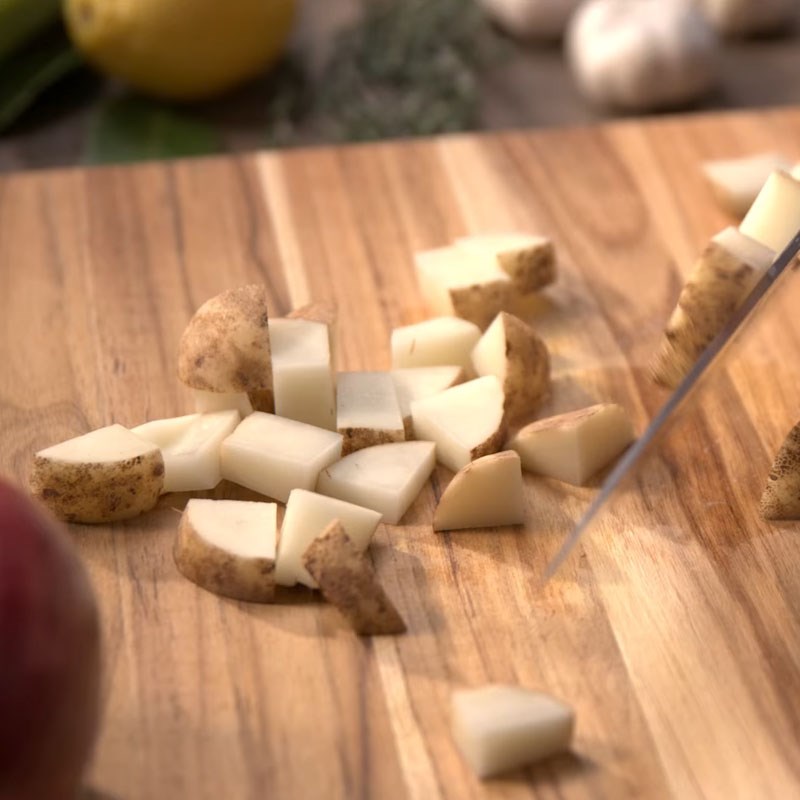Step 2 Prepare other ingredients Creamy scallop soup with potatoes