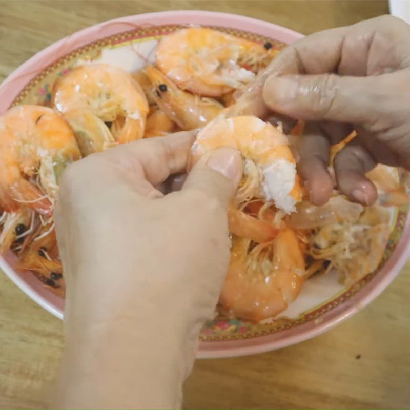 Step 3 Boil the meat and shrimp Sweet and sour banana flower salad with shrimp and pork
