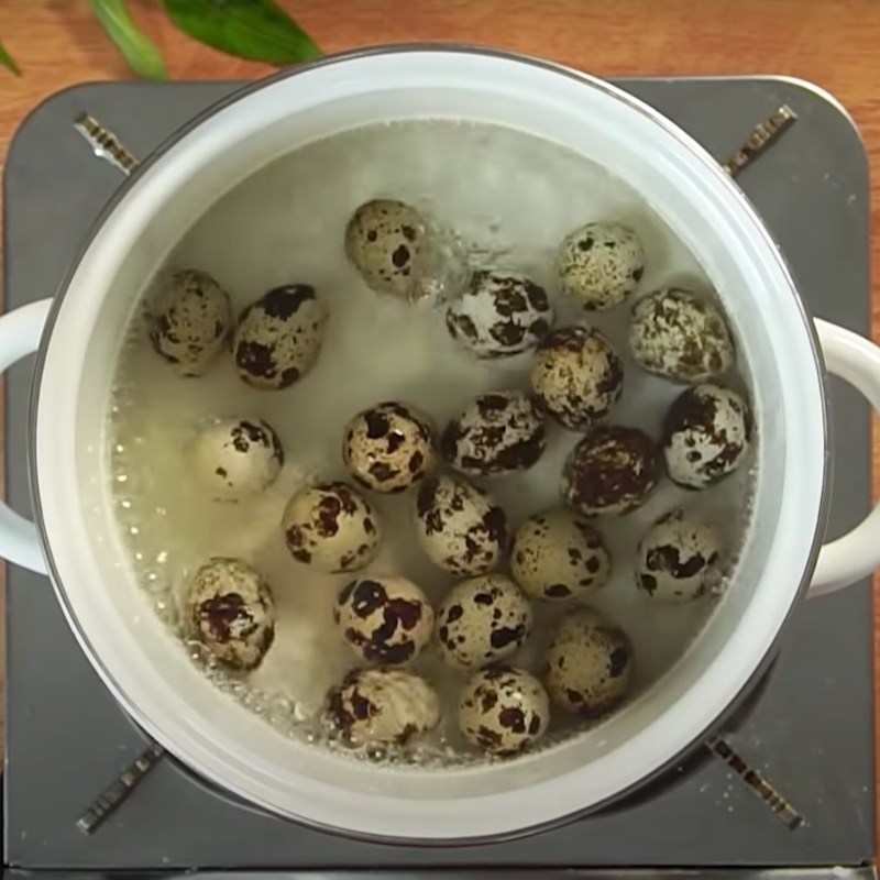Step 1 Boil the quail eggs for Fried Quail Eggs with Tamarind Sauce