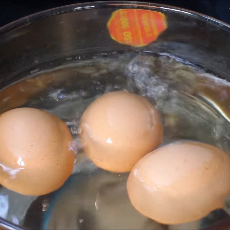 Step 3 Boil the soft-boiled eggs Fish cake wrapped with soft-boiled egg
