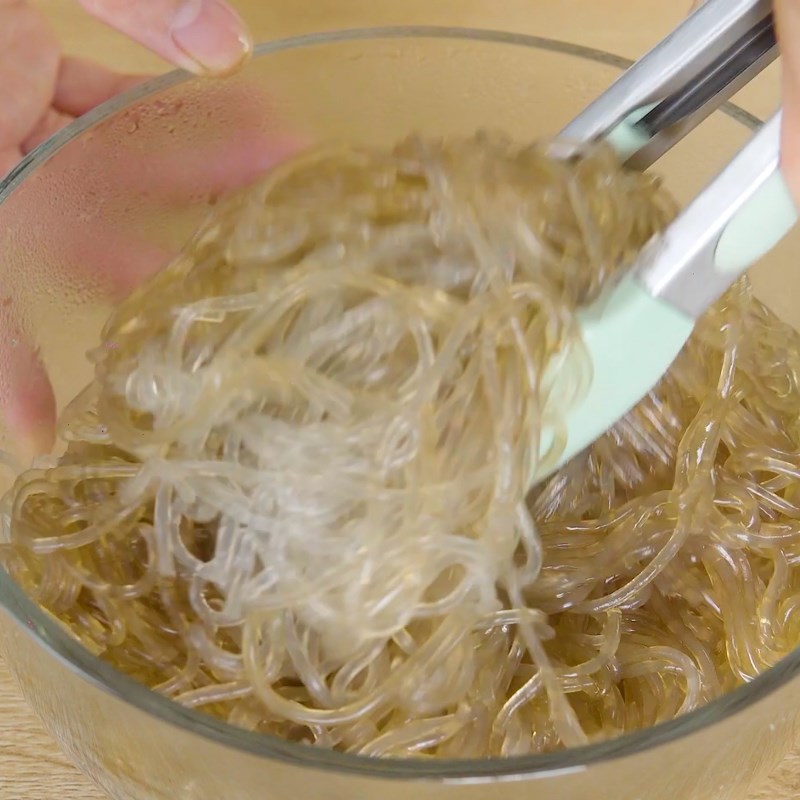 Step 5 Boil and mix noodles Korean-style colorful noodles