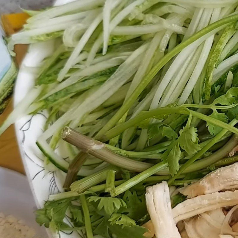 Step 1 Prepare the ingredients for Vermicelli mixed with shredded chicken and cucumber