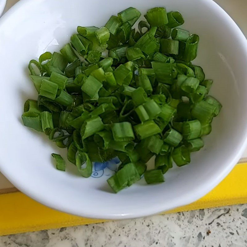 Step 1 Prepare the ingredients for Vermicelli mixed with shredded chicken and cucumber