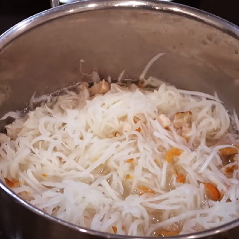 Step 5 Cooking cake Steamed radish cake