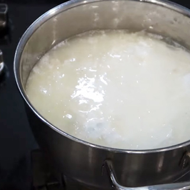 Step 5 Cooking cake Steamed radish cake