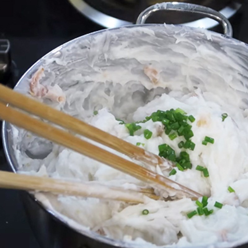Step 5 Cooking cake Steamed radish cake