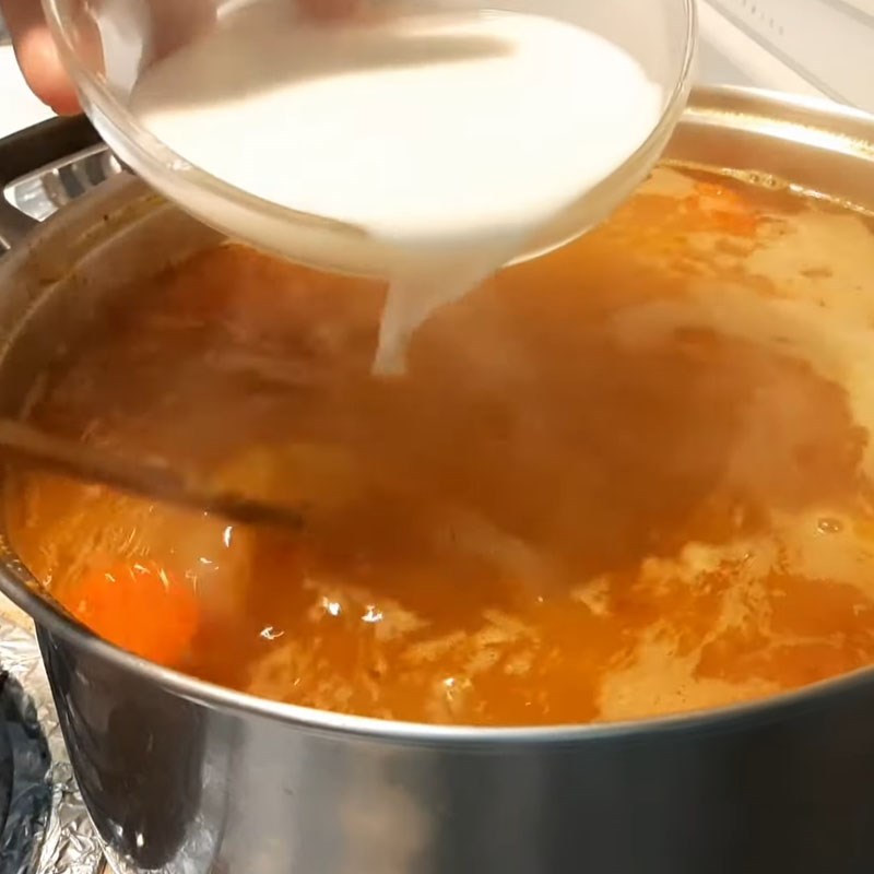 Step 5 Cooking bánh canh Crab bánh canh with pork leg