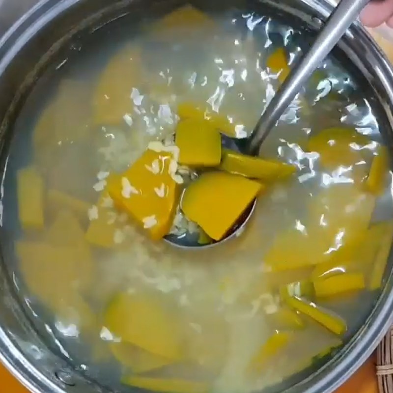 Step 2 Cooking pumpkin and mung beans Mung bean pumpkin milk