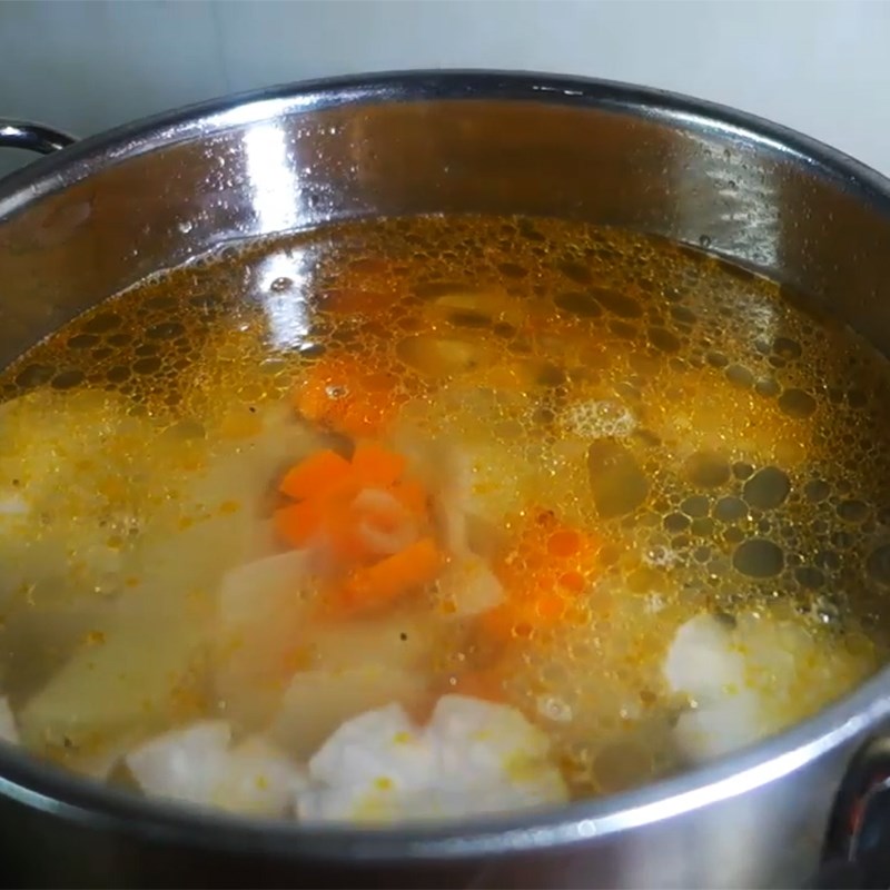 Step 6 Cooking fish noodle soup Fish noodle soup