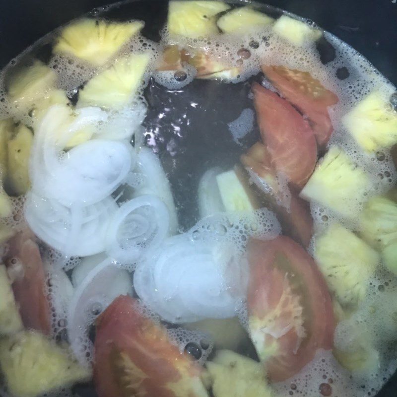 Step 4 Cooking jellyfish noodle soup Tuna jellyfish noodles Nha Trang