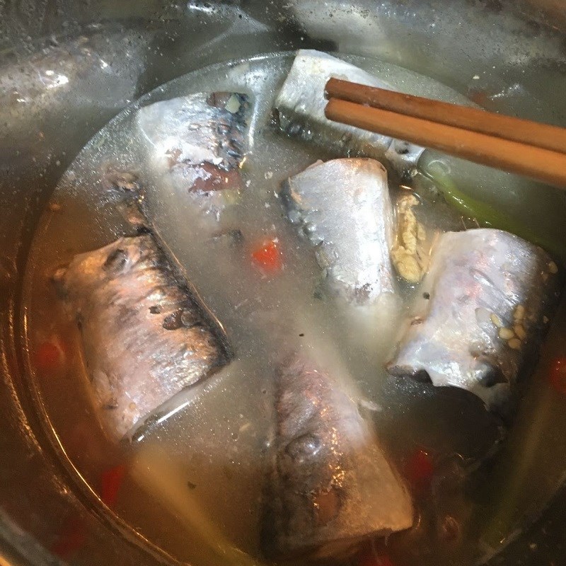 Step 3 Cooking fish Mackerel cooked in sauce