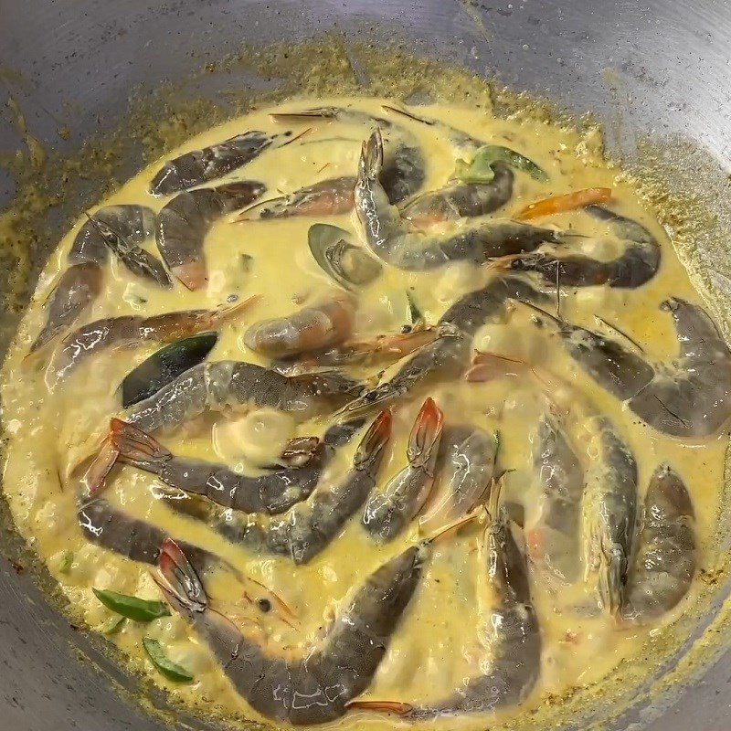 Step 3 Cooking curry Seafood curry