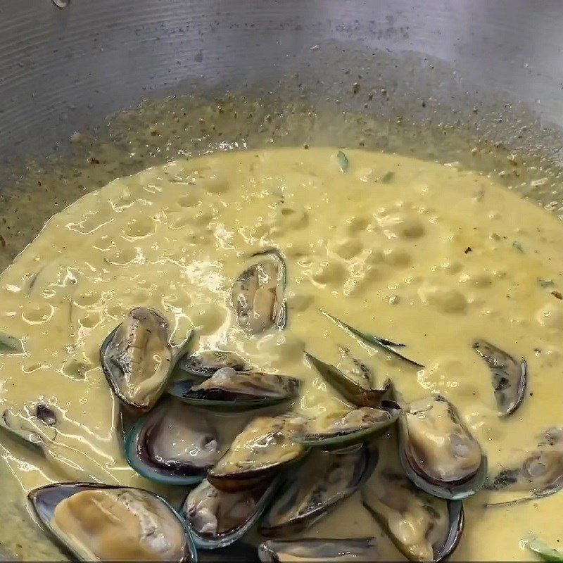 Step 3 Cooking curry Seafood curry