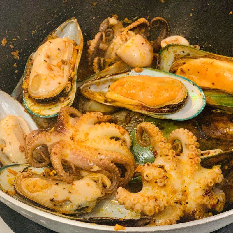 Step 2 Cook curry Seafood curry (recipe shared by user)