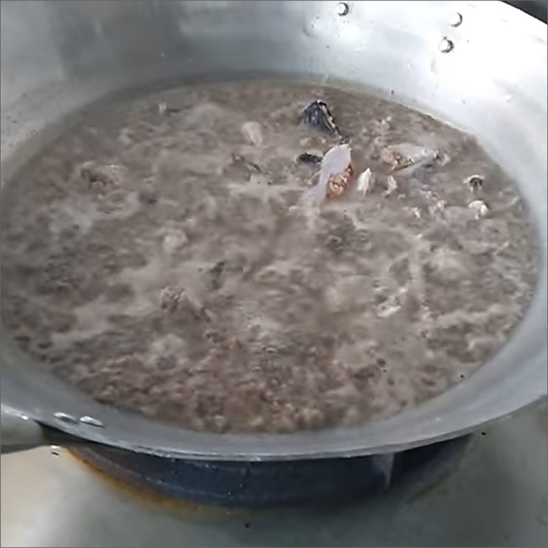 Step 1 Cooking fish and minced meat Chèo dipping sauce