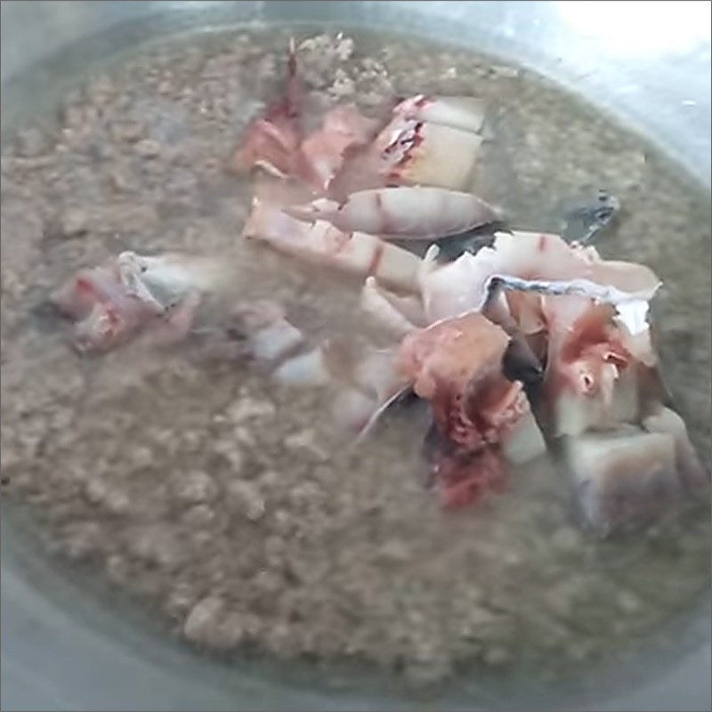 Step 1 Cooking fish and minced meat Chèo dipping sauce