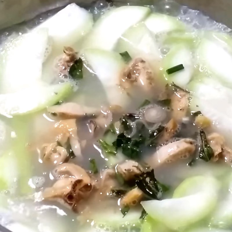 Step 3 Cook the soup Gourd soup with clams