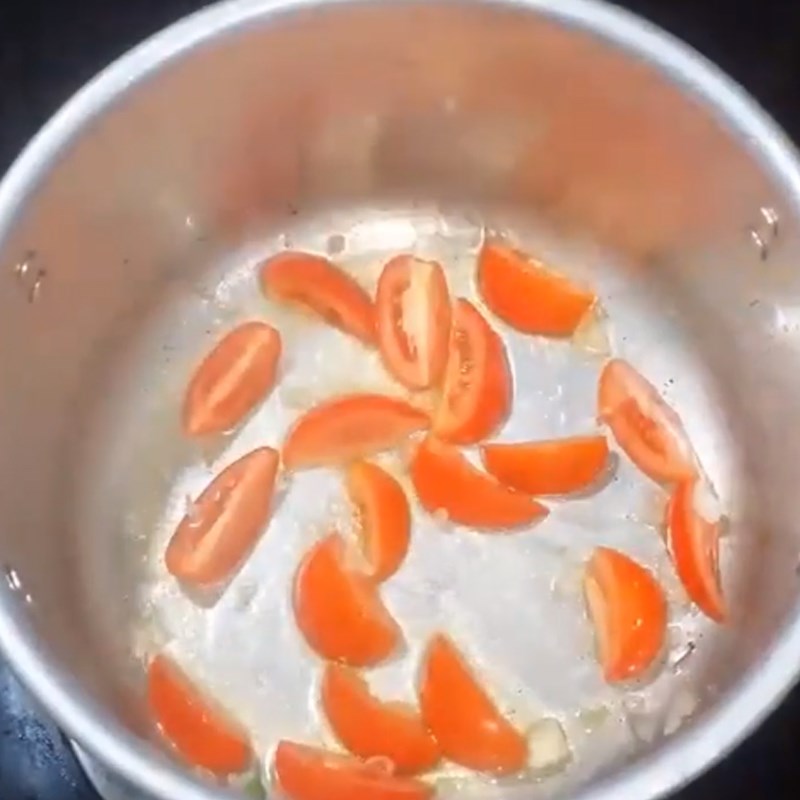 Step 3 Cook the soup Clam soup with squash and water spinach
