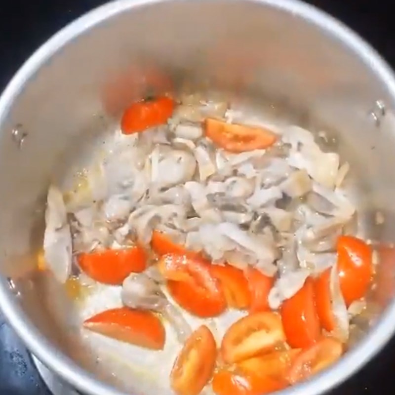 Step 3 Cook the soup Clam soup with squash and water spinach