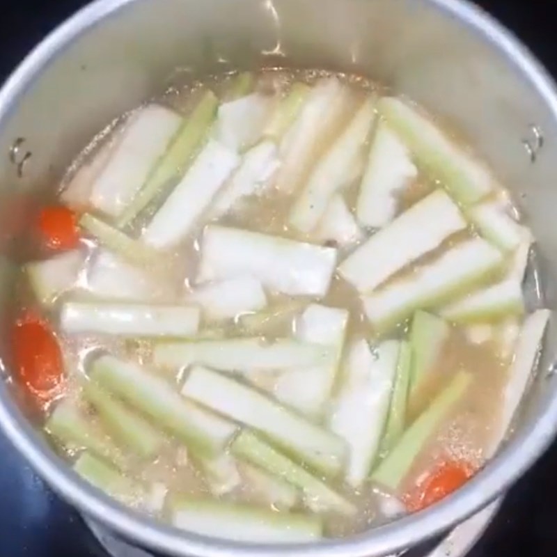 Step 3 Cook the soup Clam soup with squash and water spinach