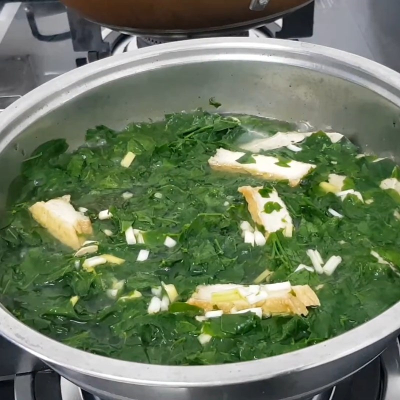 Step 2 Cooking the Soup of Vegetarian Water Spinach with Tofu and Vegetarian Fish Cake