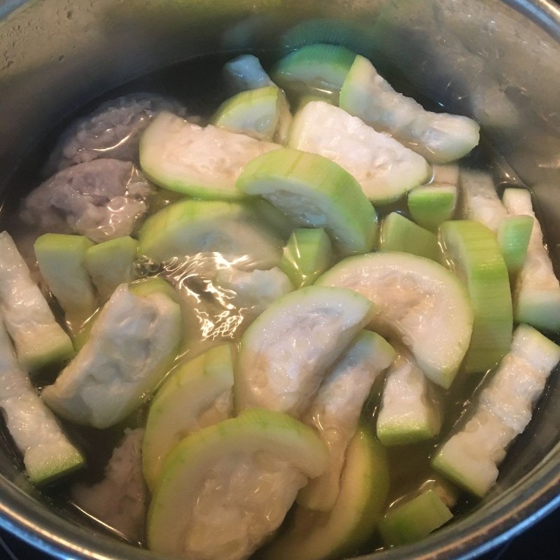 Step 2 Cooking soup Gourd soup with snakehead fish