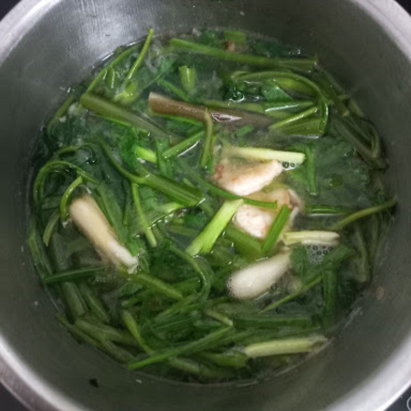 Step 2 Cooking fresh shrimp water spinach soup