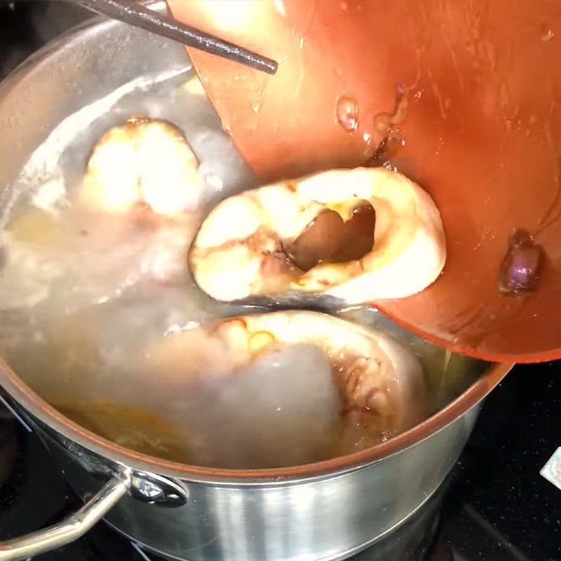 Step 5 Cooking basa fish soup with fermented rice
