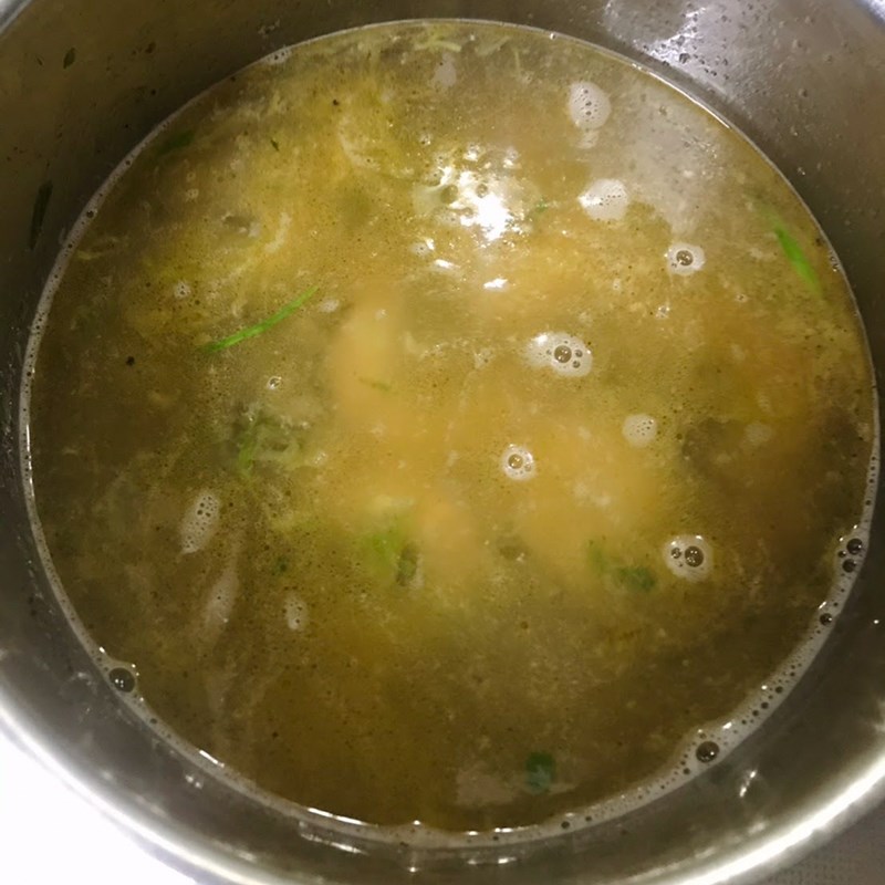 Step 2 Cook the soup for vegetable soup with shrimp