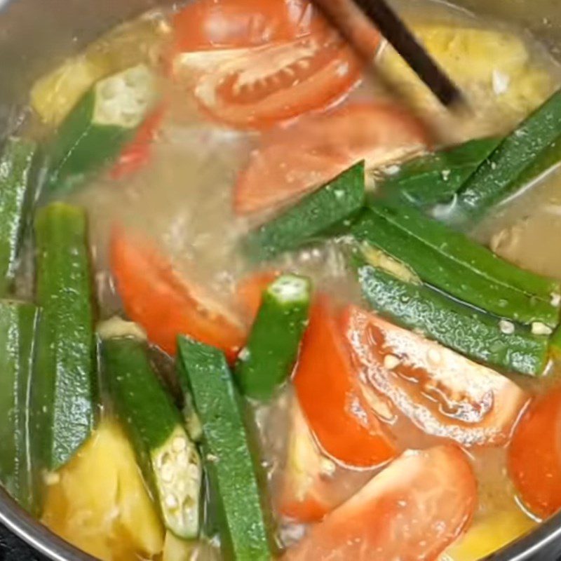 Step 3 Cooking chicken soup Sour chicken soup