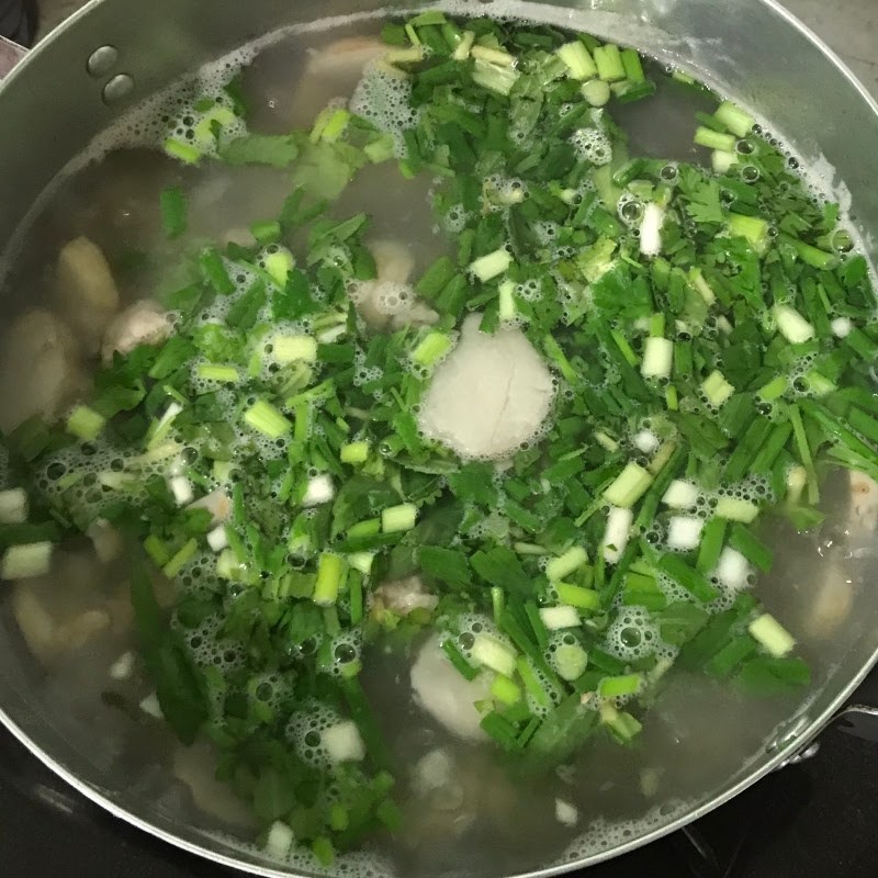 Step 3 Cooking taro soup with bones Taro soup with bones