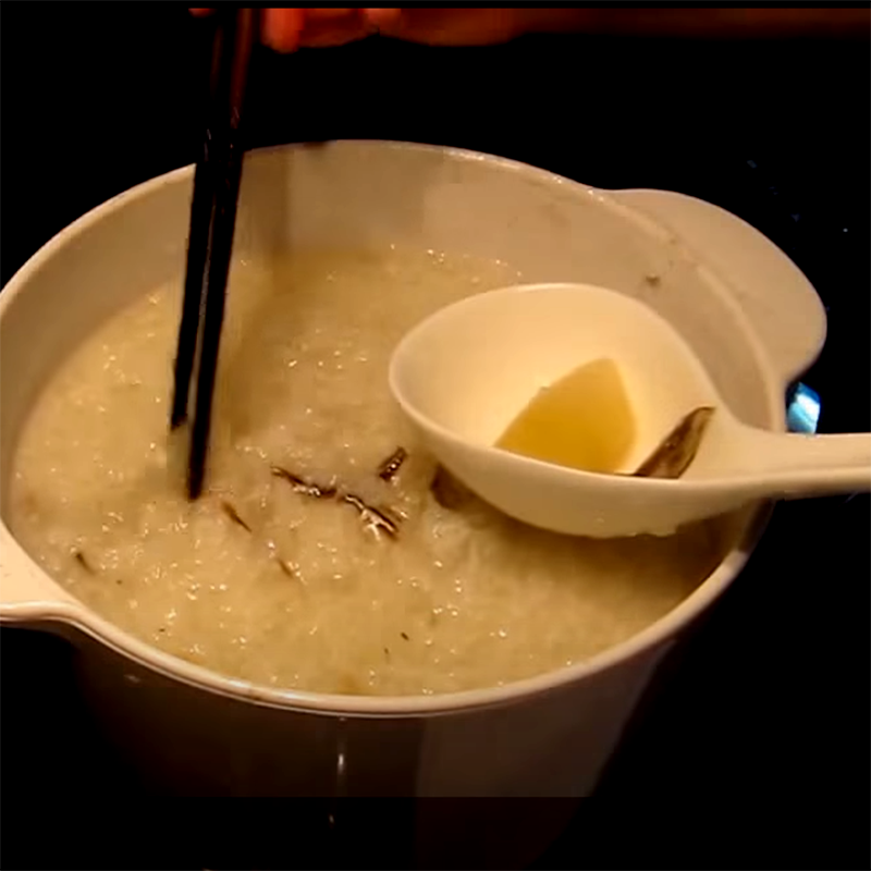 Step 4 Cook the porridge Crab porridge
