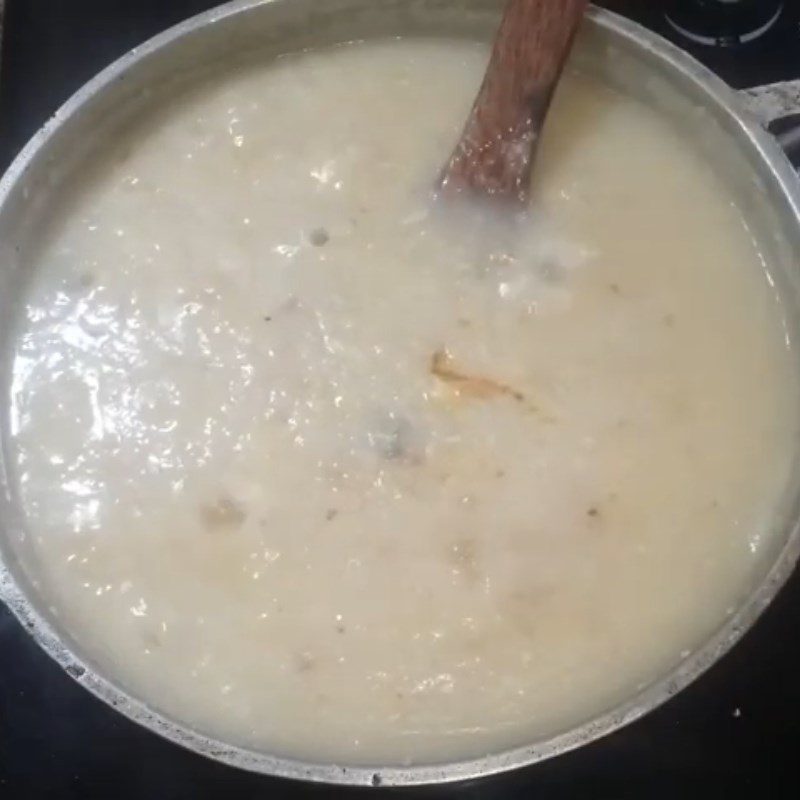 Step 4 Cooking fish porridge with mung beans