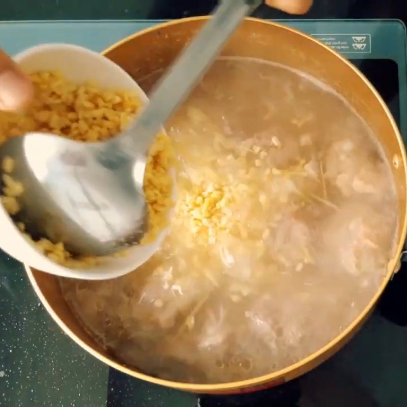 Step 4 Cooking porridge Porridge with ribs and mung beans