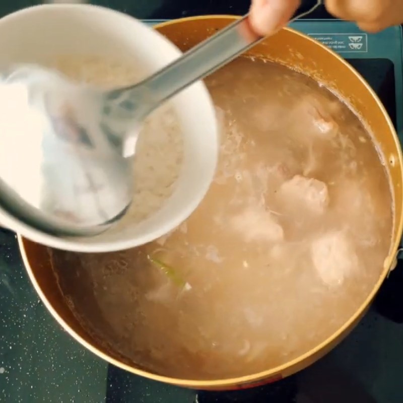 Step 4 Cooking porridge Porridge with ribs and mung beans