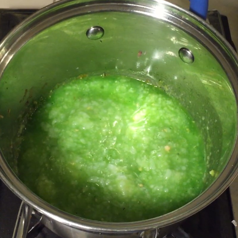 Step 3 Cook the porridge Salmon porridge with water spinach