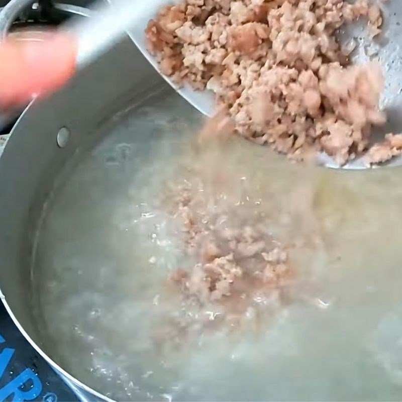 Step 4 Cooking porridge Blood porridge with minced meat