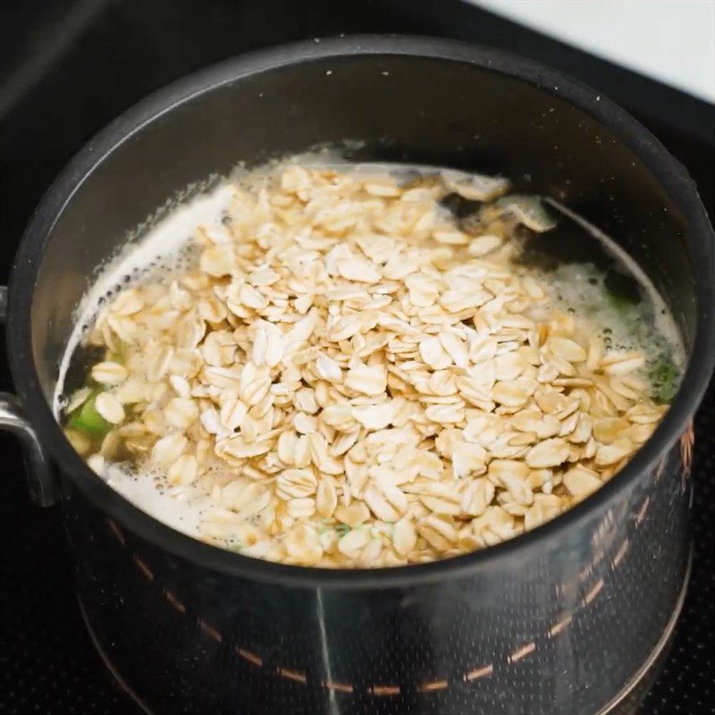 Step 4 Cook porridge Oatmeal porridge with shrimp and vegetables