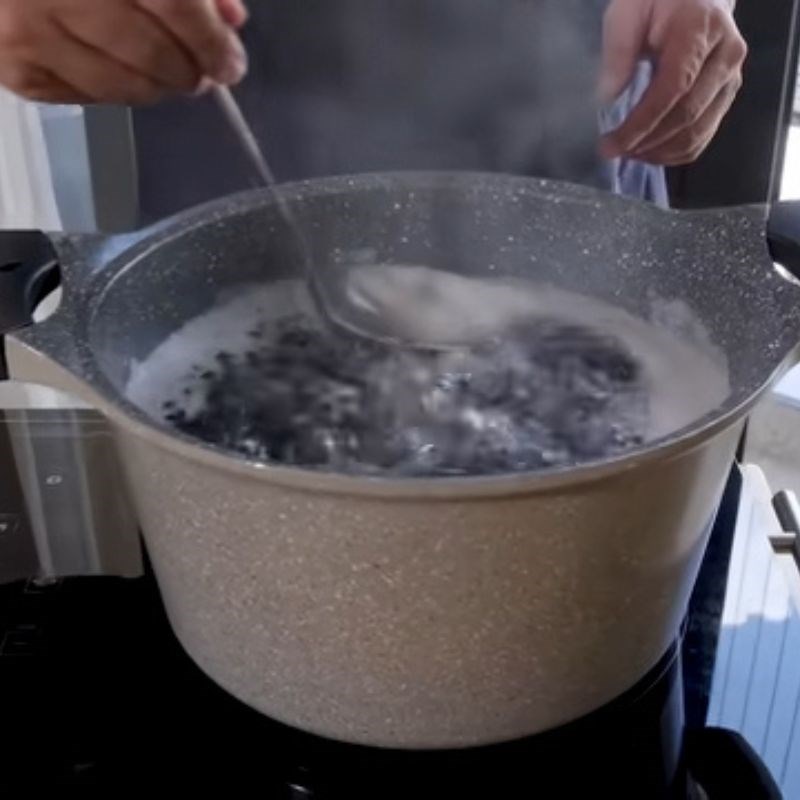 Step 3 Cook the porridge Bean porridge with salted tomatoes