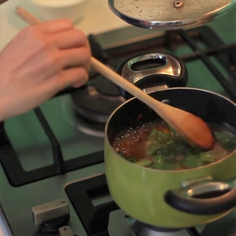 Step 2 Cook the brown rice porridge