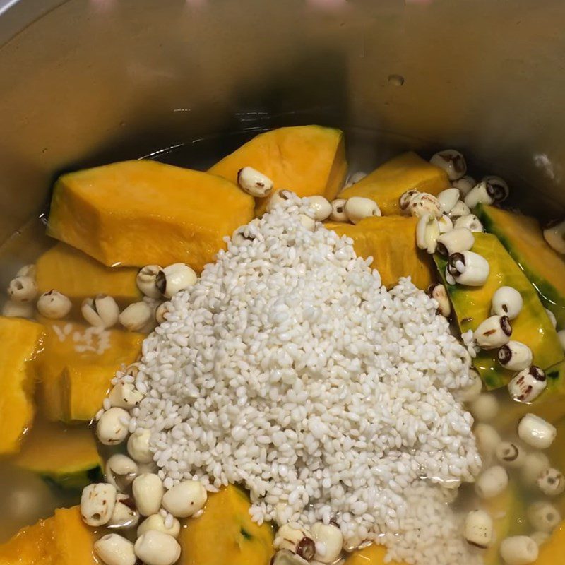 Step 2 Cook the Lotus Seed Pumpkin Porridge